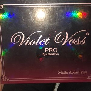 Violet Voss Matte About You palette